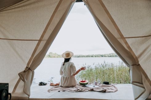 5 Rekomendasi Tempat Glamping Cantik, Bisa Berburu Foto Kekinian