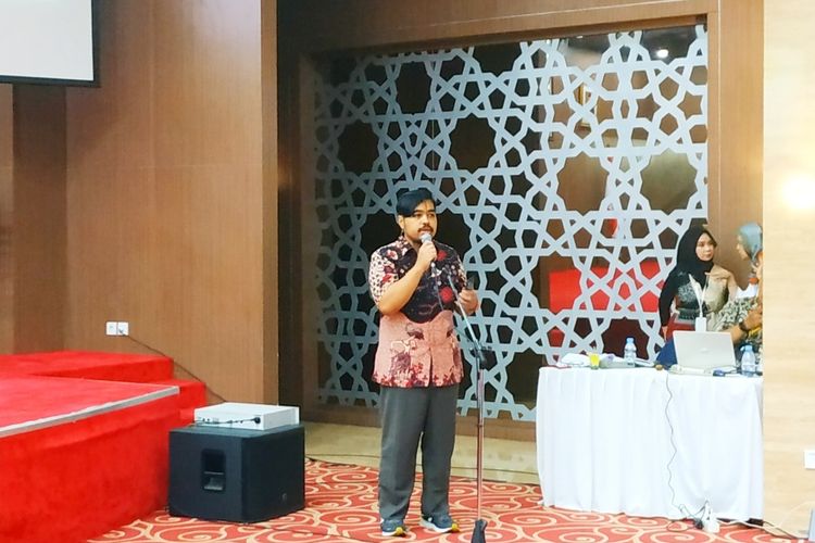 Ketua Mafindo Septiaji Eko Nugroho dalam diskusi bertajuk Hoaks Virus Corona: Strategi dan Mitigasi Informasi di Kantor Kemenkominfo, Jakarta Pusat, Senin (8/3/2020).