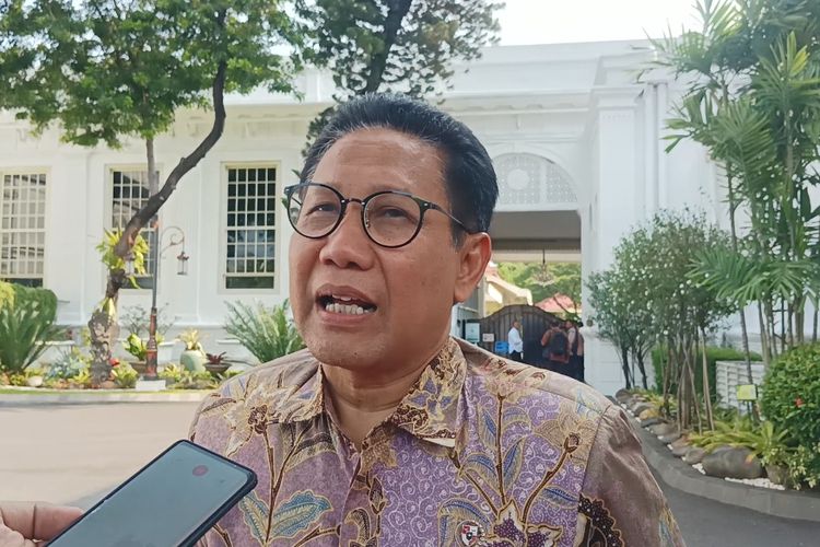 Mendes PDTT Abdul Halim Iskandar di Kompleks Istana Kepresidenan, Jakarta, Senin (20/11/2023).