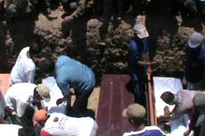 Lima Korban KA Argo Bromo Dikubur di Satu Liang Lahad