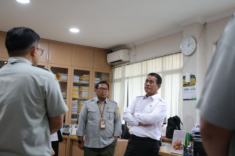 Sidak Kementan, Amran Tegaskan Tak Boleh Ada 'Titip-titipan' Tender