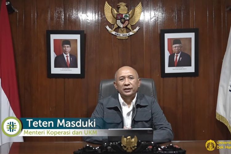 Menteri Koperasi dan UKM Teten Masduki saat melakukan pidato pada peluncuran Pengabdian Masyarakat dan Pemberdayaan Masyarakat 2022?