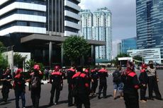 Buruh yang Demo di Gedung KPK Tak Peduli meski Ahok Disebut 