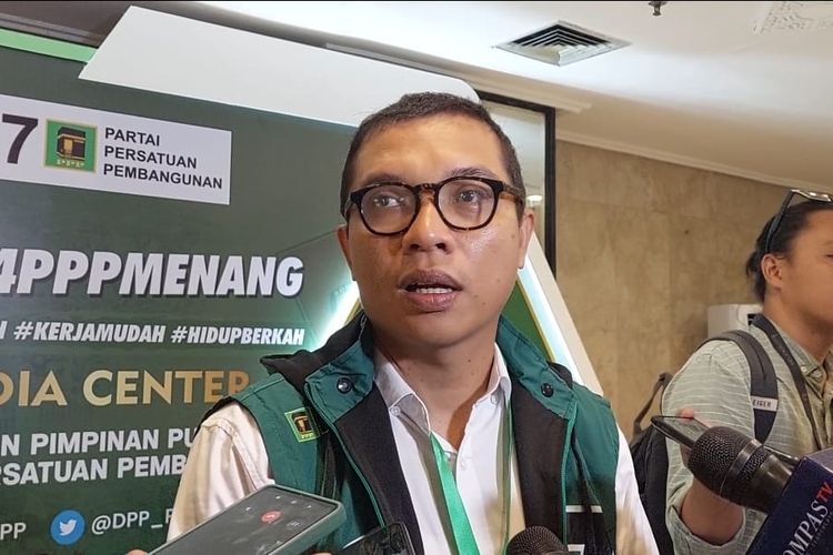 Ketua DPP Partai Persatuan Pembangunan (PPP) Achmad Baidowi atau Awiek di Hotel Mercure Ancol, Jakarta Utara, Sabtu (11/11/2023).