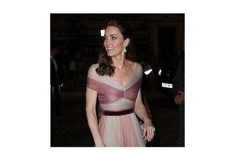 Replika Gaun Gucci Kate Middleton Dijual Cuma Rp 1,4 Juta  