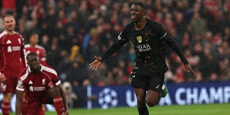 Penyerang Paris Saint-Germain, Ousmane Dembele, merayakan gol pertama timnya pad laga leg kedua perempat final Liga Champions antara Liverpool dan Paris Saint-Germain di Anfield, Liverpool, barat laut Inggris pada 14 April 2026.
