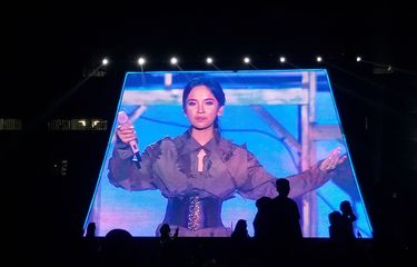 Penyanyi Lyodra saat manggung di Jisphoria, di Jakarta International Stadium (JIS), Sabtu (1/10/2022).