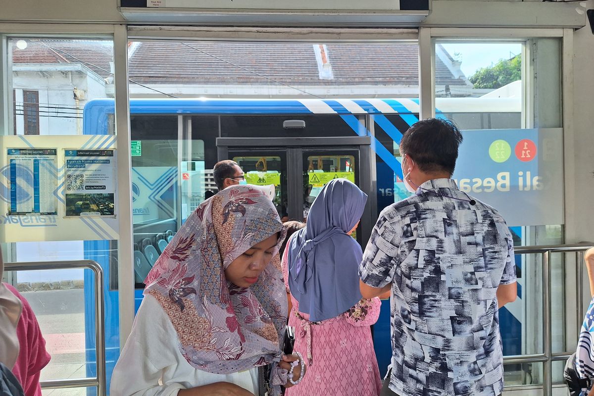 Pengguna Rela Tarif Transjakarta Naik ketimbang Rute Blok M-Kota Dihapus