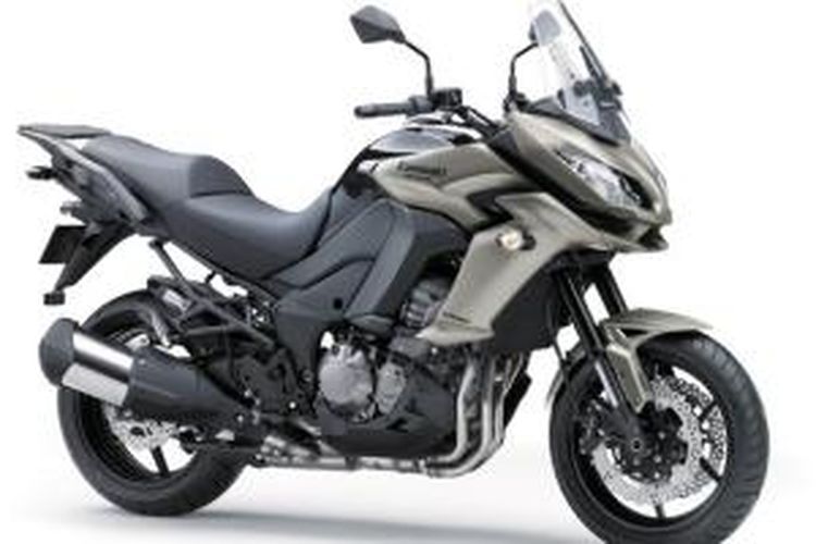 Kawasaki Versys 1000 model 2016 dengan kombinasi warna baru titanium-hitam.