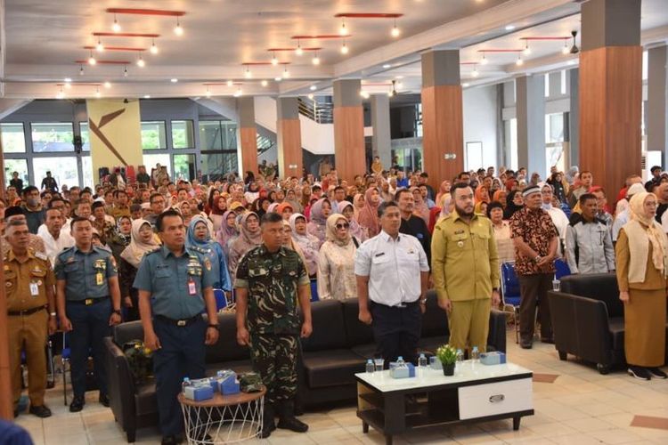Sebanyak 921 peserta dari unsur pemerintahan, dunia usaha, lembaga pendidikan, komunitas dan masyarakat, mengikuti Workshop menghadapi gempa bumi berpotensi tsunami, di Gedung Bagindo Aziz Chan Youth Center, Selasa (21/10/2025).