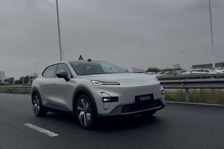 Mencoba Langsung Changan Deepal S05 REEV di Chongqing