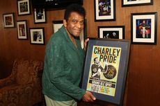 Legenda Musik Country Charley Pride Meninggal Dunia karena Covid-19