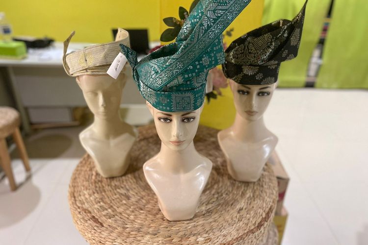 Warga Binaan Pemasyarakatan di Wilayah Satuan Kerja Kanwil Kemenkumham Kepulauan Riau (Kepri) berhasil membuat karya seni yang bermanfaat sebagai salah satu hasil dari program pembinaan yang rutin selalu dilaksanakan.