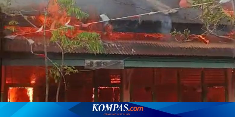Enam Ruangan di SMP Negeri 20 Kota Jambi Ludes Terbakar