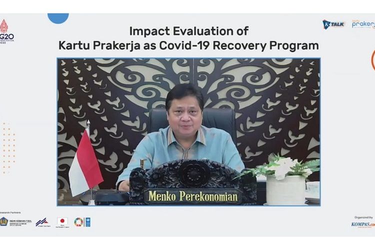 Menko Perekonomian Airlangga Hartarto dalam webinar ?Impact Evaluation of Kartu Prakerja as Covid-19 Recovery Program?, Rabu (9/2/2022). 