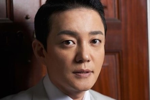 Aktor Lee Beom Soo Dituduh Salah Gunakan Pengaruhnya di Kelas
