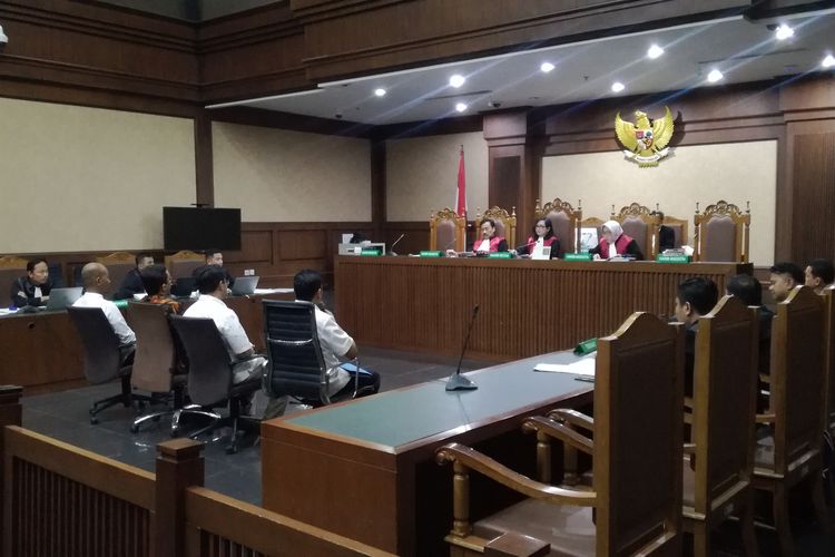 Sidang pemeriksaan saksi untuk terdakwa orang dekat mantan Direktur Utama PT INTI Darman Mappangara, Taswin Nur. Taswin merupakan terdakwa kasus dugaan suap terkait pengadaan semi baggage handling system (BHS) untuk 6 bandara.