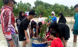 Trisakti Research Club Gelar Pemberdayaan Masyarakat Pulau Tunda Serang 