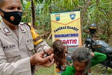 Kisah Bripka Kuat Keliling Desa Buka Jasa Cukur Gratis, Potong Rambut Gimbal Warga yang Tak Terurus