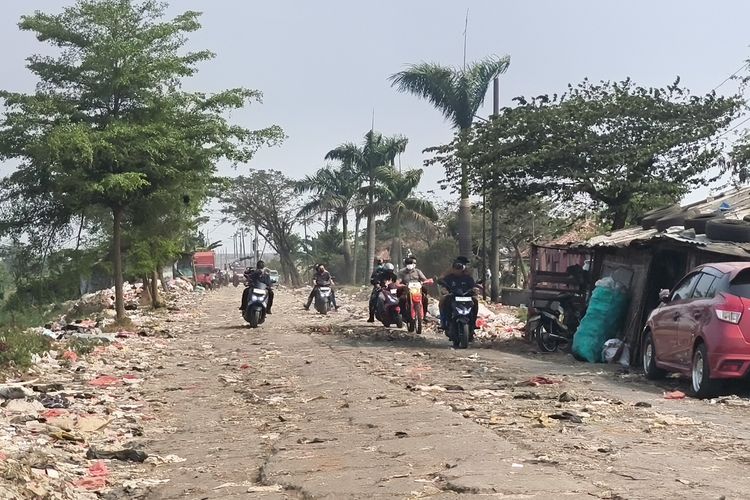 Sempat Ditutup Imbas Kebakaran TPA Jatiwaringin, Jalan Sukadiri-Rajeg Dibuka Kembali
