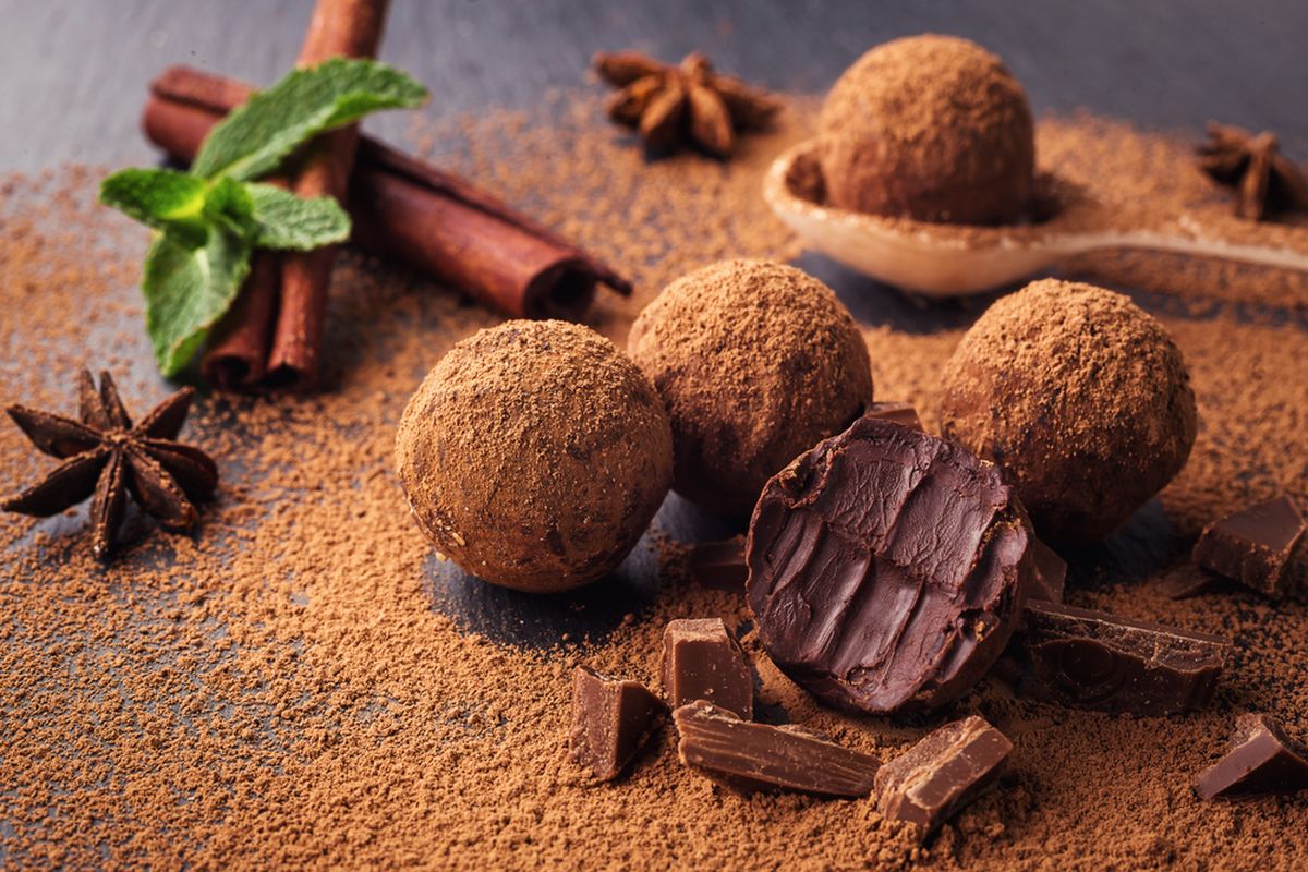Ilustrasi cokelat truffle.
