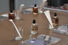 Kenangan Perjalanan dalam Wangi Parfum Oaken Lab