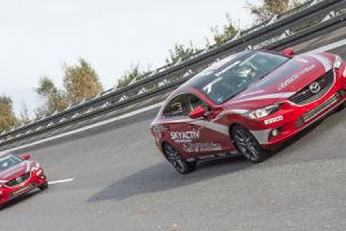 Mazda6 bermesin Skyactiv diesel saat diuji ketahanan di Papenburg, Jerman.