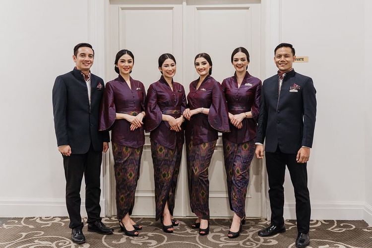 Peraih nominasi the best cabin staff selama lima tahun berturut-turun versi Skytrax.. Berapa gaji pramugari Garuda Indonesia?
