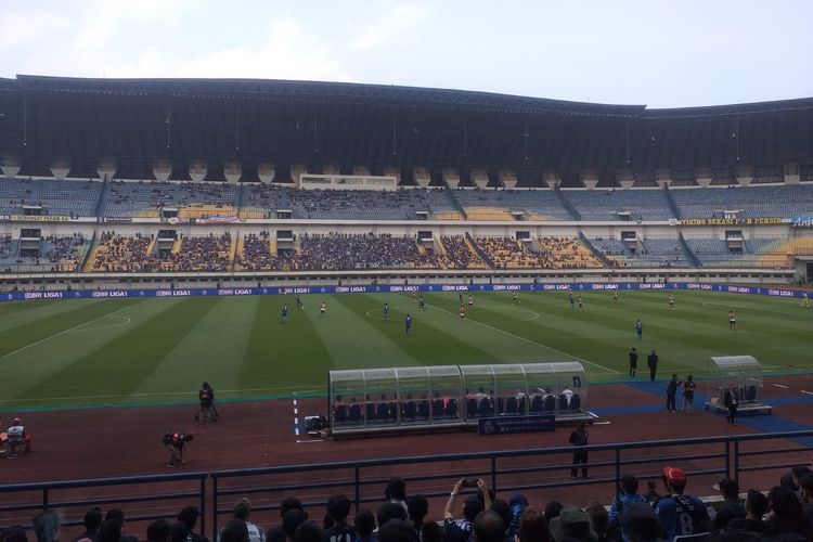 Suasana pertandingan Persib vs Madura United pada pekan kedua Liga 1 2022-2023 di Stadion Gelora Bandung Lautan Api (GBLA), Sabtu (30/7/2022) sore WIB. 