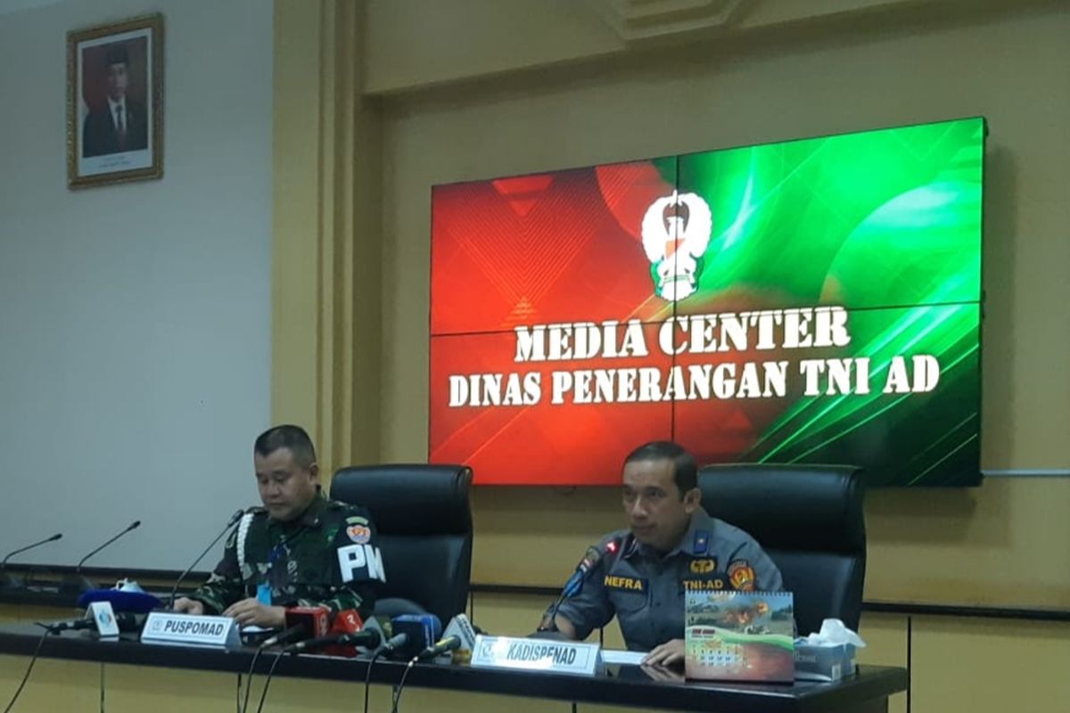 Direktur Penyidikan Puspomad Kolonel CPM Kemas Ahmad Yani dan Kepala Dinas Penerangan TNI Angkatan Darat (Kadispenad), Brigjen TNI Nefra Firdaus dalam konferensi pers di Mabes AD, Jakarta Pusat, Kamis (25/6/2020)