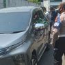 Sebuah Mobil Tiba-tiba Berhenti di Jalan Tendean, Ternyata Pengemudinya Meninggal