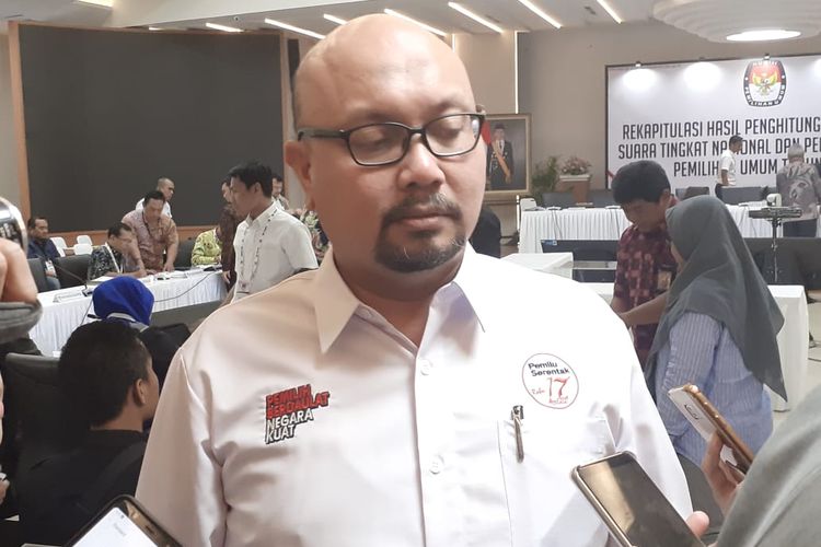 Komisioner KPU Ilham Saputra di Gedung KPU, Jakarta Pusat. Kamis (16/5/2019). 