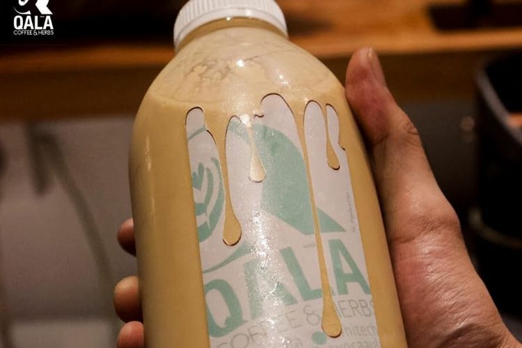 Kemasan kopi susu 1 liter dari Qala Coffee. 