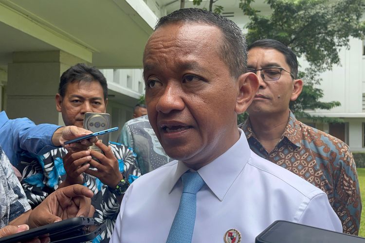 Bahlil Beberkan 'Keanehan' Impor BBM dari Singapura