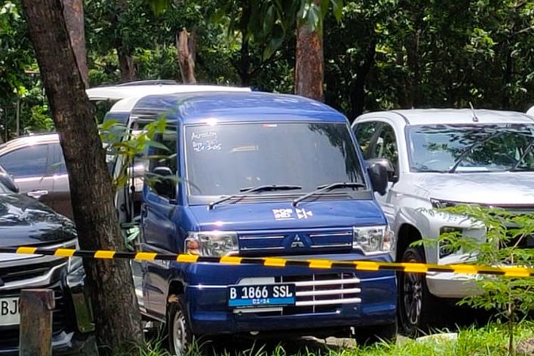 Minicab MiEV di area Parkiran JIExpo Kemayoran