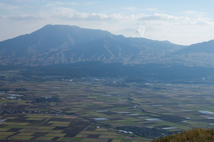 Gunung Aso di Pulau Kushyu Jepang
