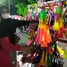 Bahagianya Menik Sang Penjual Terompet Tahun Baru di Sragen, Baru Tiba di Lokasi, Dagangannya Sudah Terjual 100 Buah