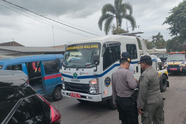 Pemkot Malang bersama jajaran TNI-Polri menggelar operasi tertib parkir (Tepak) Ramadhan yang menyasar sejumlah sudut kota.