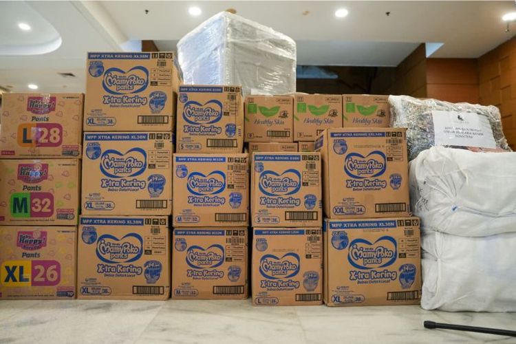 Kemenkop bersama Gerakan Koperasi Peduli Bencana melakukan penggalangan bantuan korban bencana Sumatera.