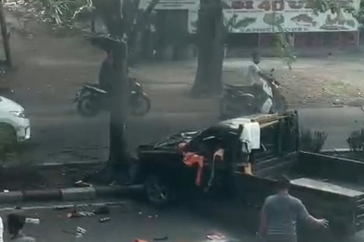 Mobil PPSU Tabrak Pohon di Cengkareng Jakbar, Empat Petugas Luka-luka