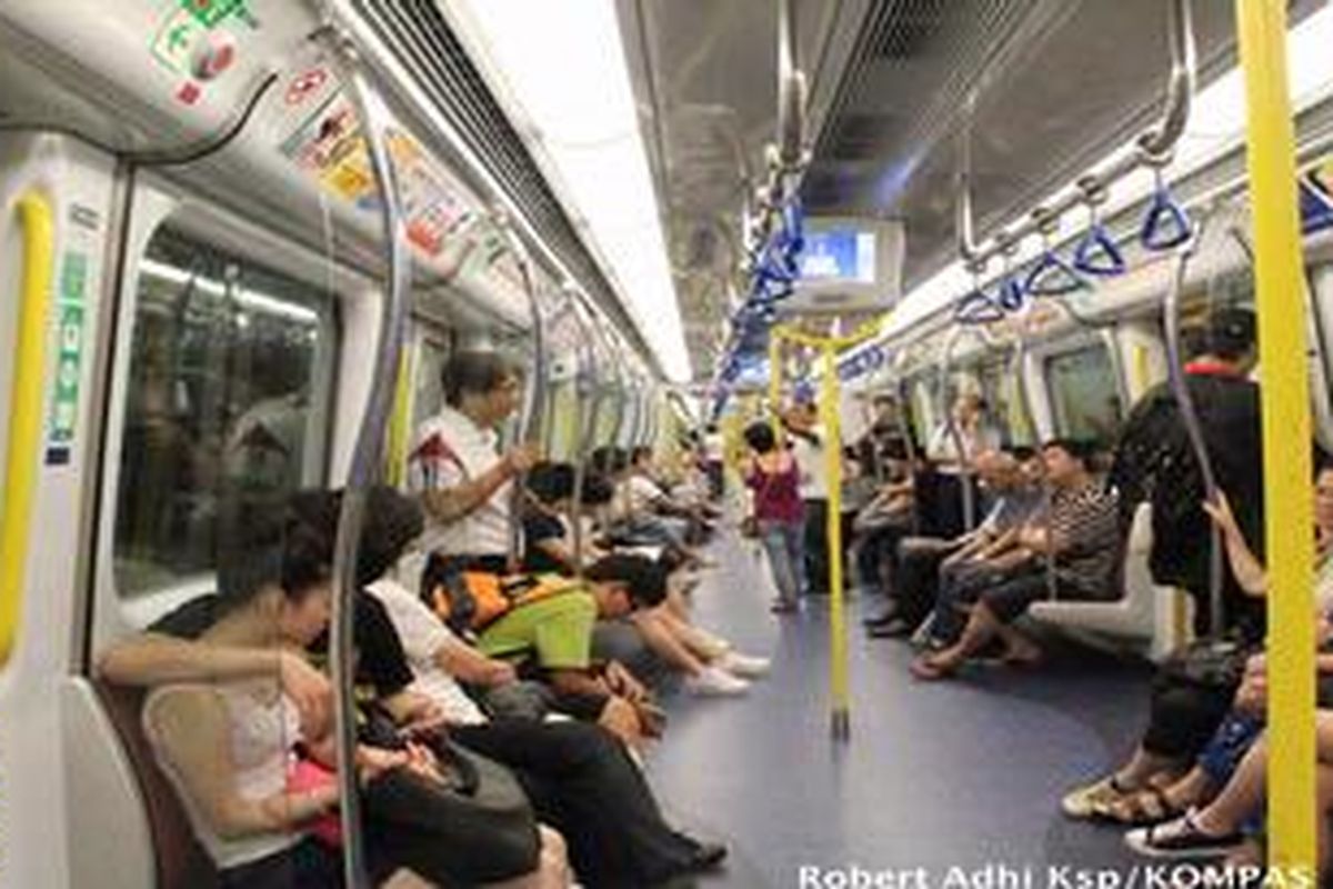 Suasana MRT Hong Kong, China. Foto diambil awal Juli 2010