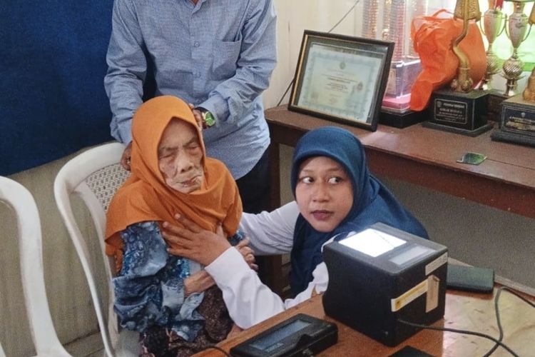 Siti Khodijah, Warga Bangkalan Berusia 120 Tahun, Penduduk Tertua Indonesia