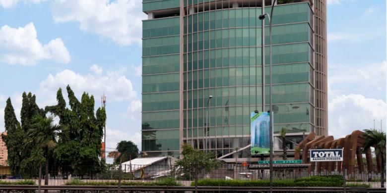 Perkantoran GKM Green Tower yang dibangun PT Lestari Kirana Persada baru saja mendapatkan sertifikasi green building (bangunan hijau) dari Green Building Council Indonesia (GBCI) dan BCA Green Mark Singapura. 