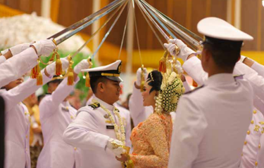 Ilustrasi upacara pedang pora.