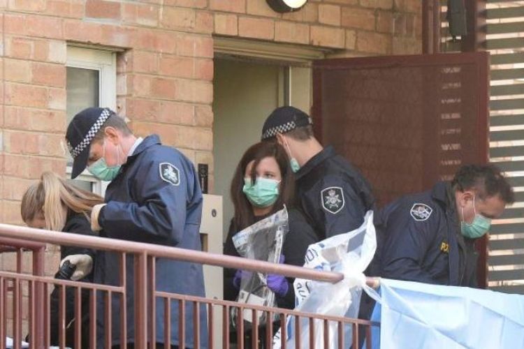 Petugas Kepolisian Federal Australia (AFP) melakukan penggeledahan di sebuah rumah di Ascot Vale, pinggiran Melbourne.