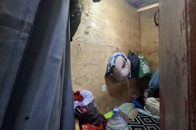 Potret Kontrakan Rp 20.000 di Kampung Bali Jakpus, Kamar 3x3 Meter Dihuni 4 Orang