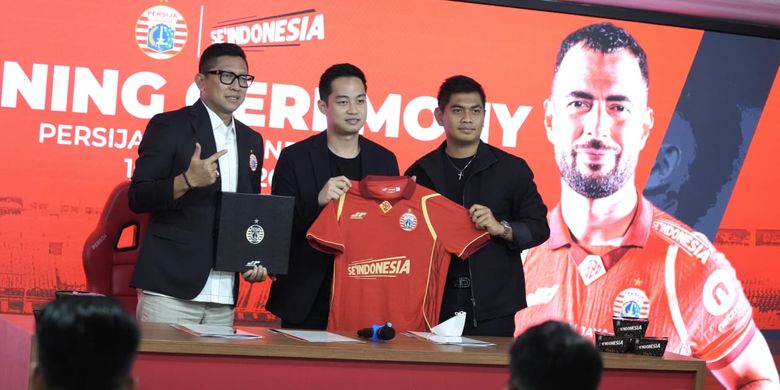 Persija Jakarta berkolaborasi dengan Se'Indonesia