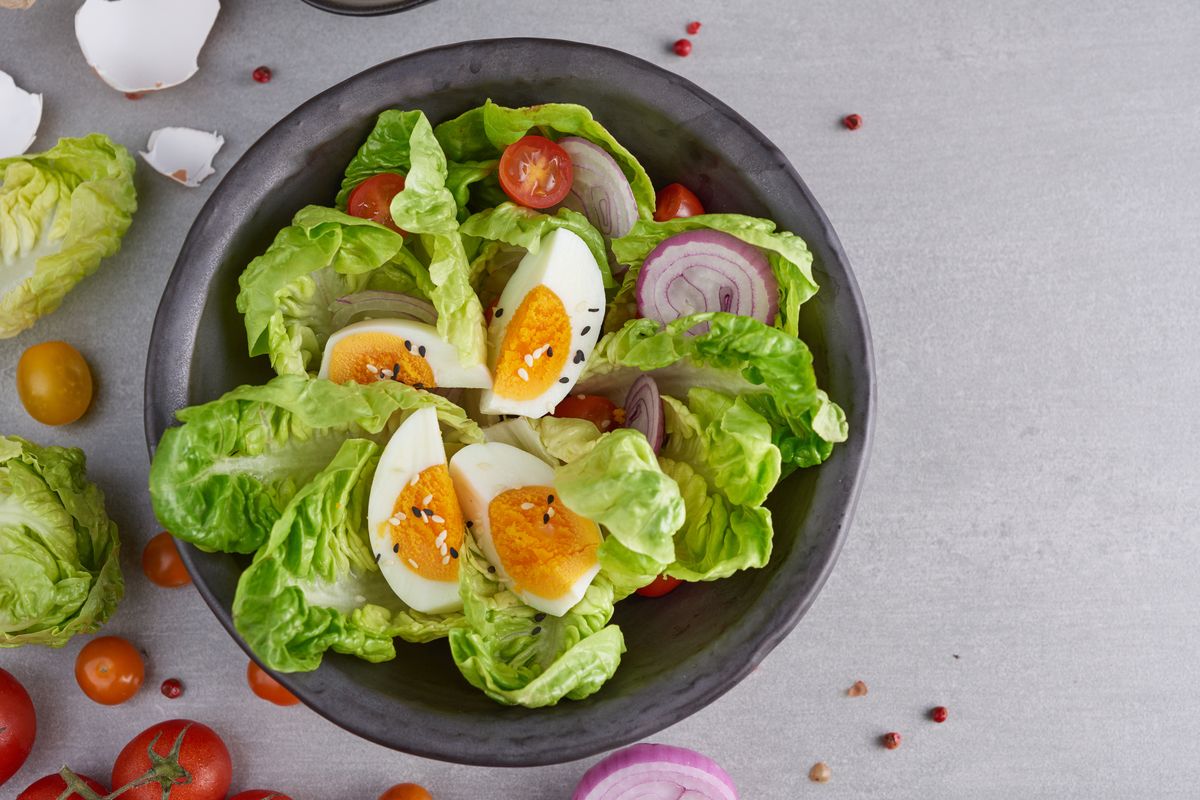 Ilustrasi salad telur