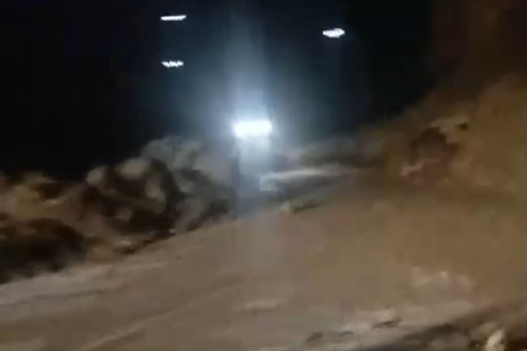 Akses jalan Sumbar-Riau kembali terbuka di Limapuluh Kota, Jumat (19/9/2025)