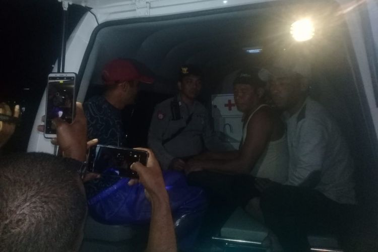 Dua nelayan yang dilaporkan hilang di laut Seram, Maluku ditemukan dalam keadaan selamat oleh tim SAR gabungan, Sabtu malam (2/2/2019). Kedua nelayan ini kini tengah menjalani perawatan di RSUD Bula